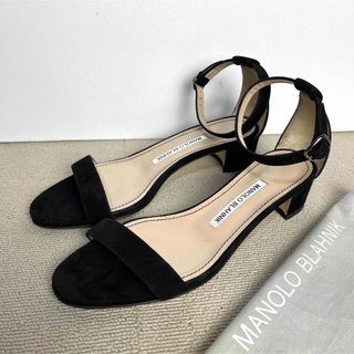 MANOLO BLAHNIK - 37 MANOLO BLAHNIK ストラップ　サンダル　黒　ローヒール　24