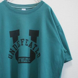 アンディフィーテッド(UNDEFEATED)のUSA製 UNDEFEATED カレッジプリント 大きめサイズ 古着 Tシャツ(Tシャツ/カットソー(半袖/袖なし))