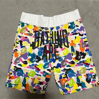 アベイシングエイプ(A BATHING APE)のAPE BAPE KAWS MULTI CAMO 迷彩　スウェット　ショーツ　L(ショートパンツ)