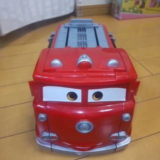 タカラトミー(Takara Tomy)のトミカ カーズ レスキューゴー!ゴー! 緊急変身!レッドジャンク(電車のおもちゃ/車)