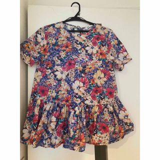 ザラ(ZARA)のZARA 花柄トップス　xs(カットソー(半袖/袖なし))