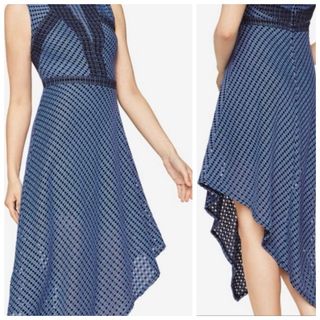 ビーシービージーマックスアズリア(BCBGMAXAZRIA)のBCBGMAXAZRIA レース フレア アシンメトリーワンピース ブルー系(ロングワンピース/マキシワンピース)