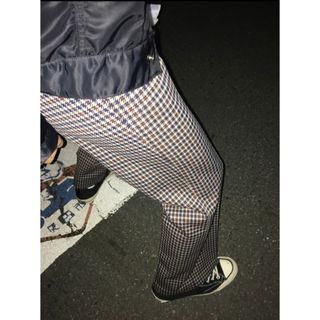 チェックフレアパンツ　W76(スラックス)