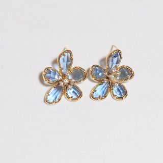 1訳あり品　クリスタルフラワーピアス　ブルー(ピアス)