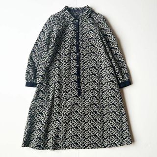 サリースコット　総刺繍ワンピース　ネイビー　コーデュロイ　9号