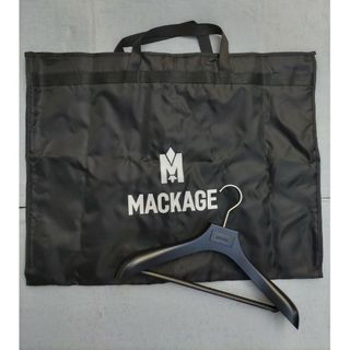 Mackage - 【新品非売品】MACKAGE(マッカージュ)　ガーメントケース＆ハンガーセット