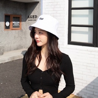 【美品】 ホワイト　帽子 日焼け対策 UVカット お洒落　韓国ファッション(ハット)