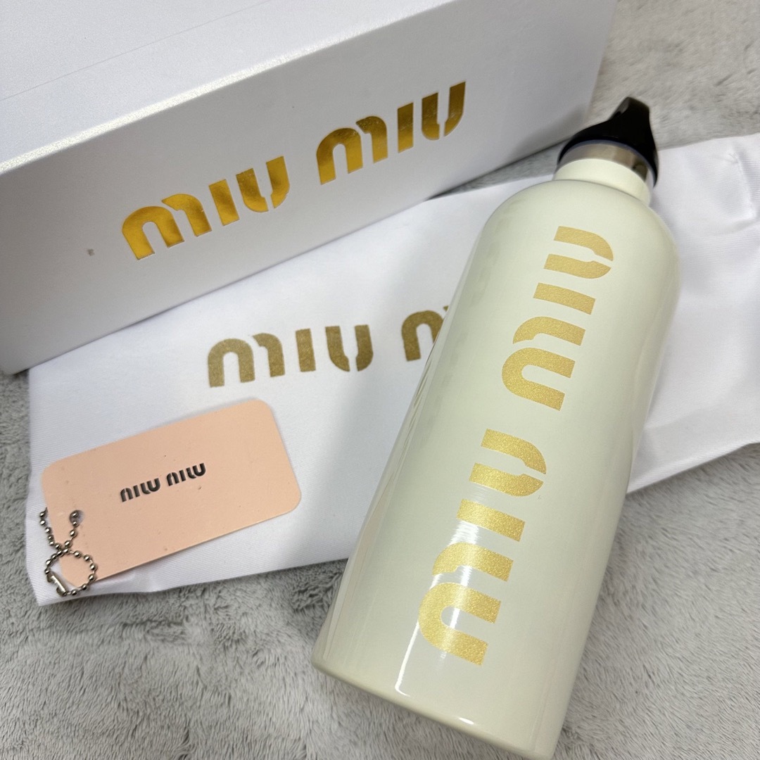 MIUMIUミュウミュウ ステンレスタンブラーウォーターボトル500ml MIUMIUミュウミュウ ステンレスタンブラーウォーターボトル500ml