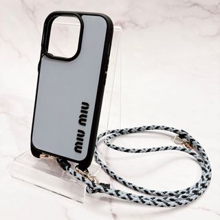 ミュウミュウ(miumiu)のロゴが目立つ！◆MIUMIU◆ミュウミュウ ストラップ付き スマホカバー(iPhoneケース)