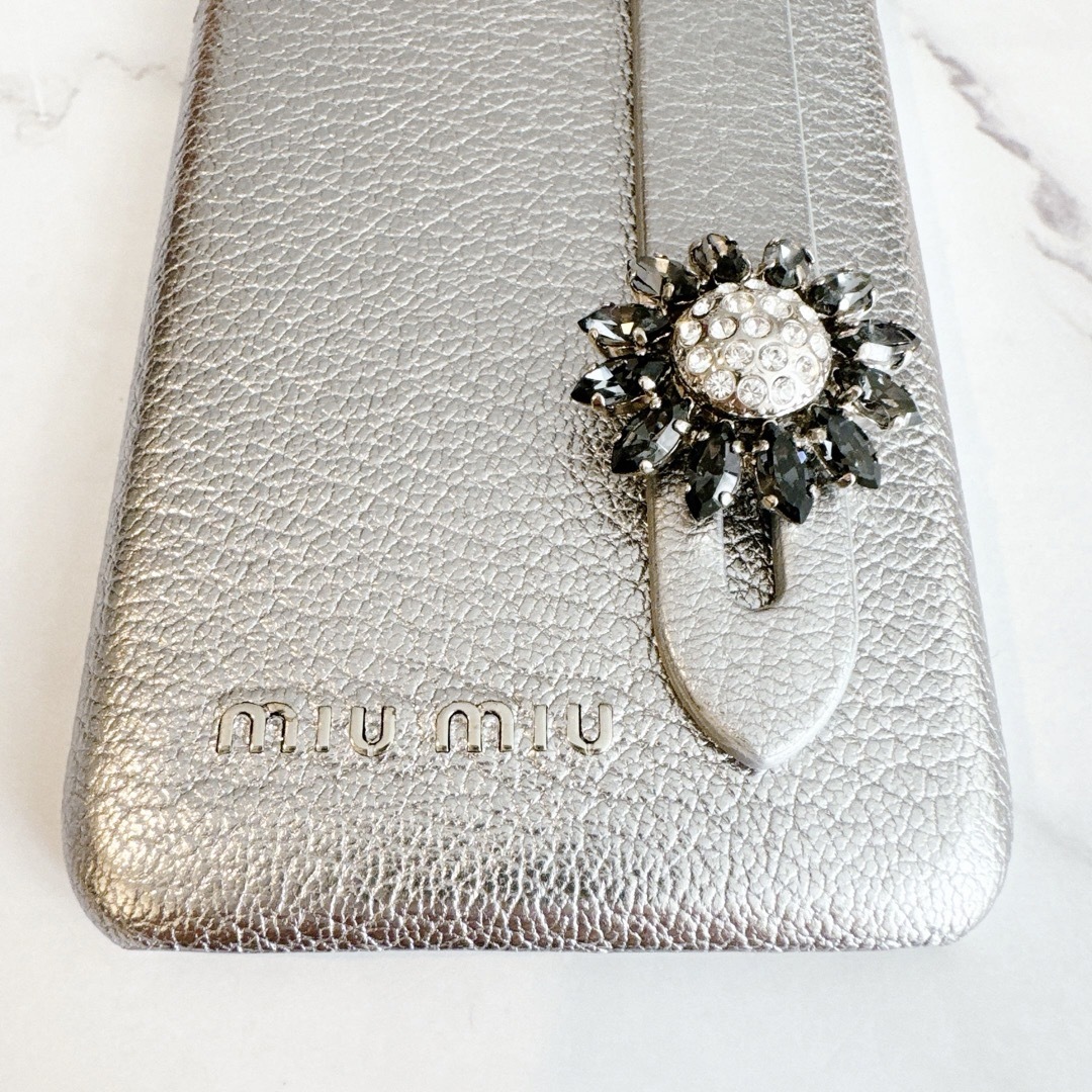 ロゴが目立つ!◇MIUMIU◇ミュウミュウ ストラップ付き ロゴが目立つ!◇MIUMIU◇ミュウミュウ ストラップ付き