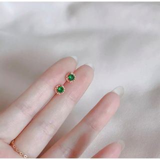 エメラルドフラワー　ピアス(ピアス)