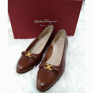 サルヴァトーレフェラガモ(Salvatore Ferragamo)のサルヴァトーレフェラガモ　ガンチーニパンプス(ハイヒール/パンプス)