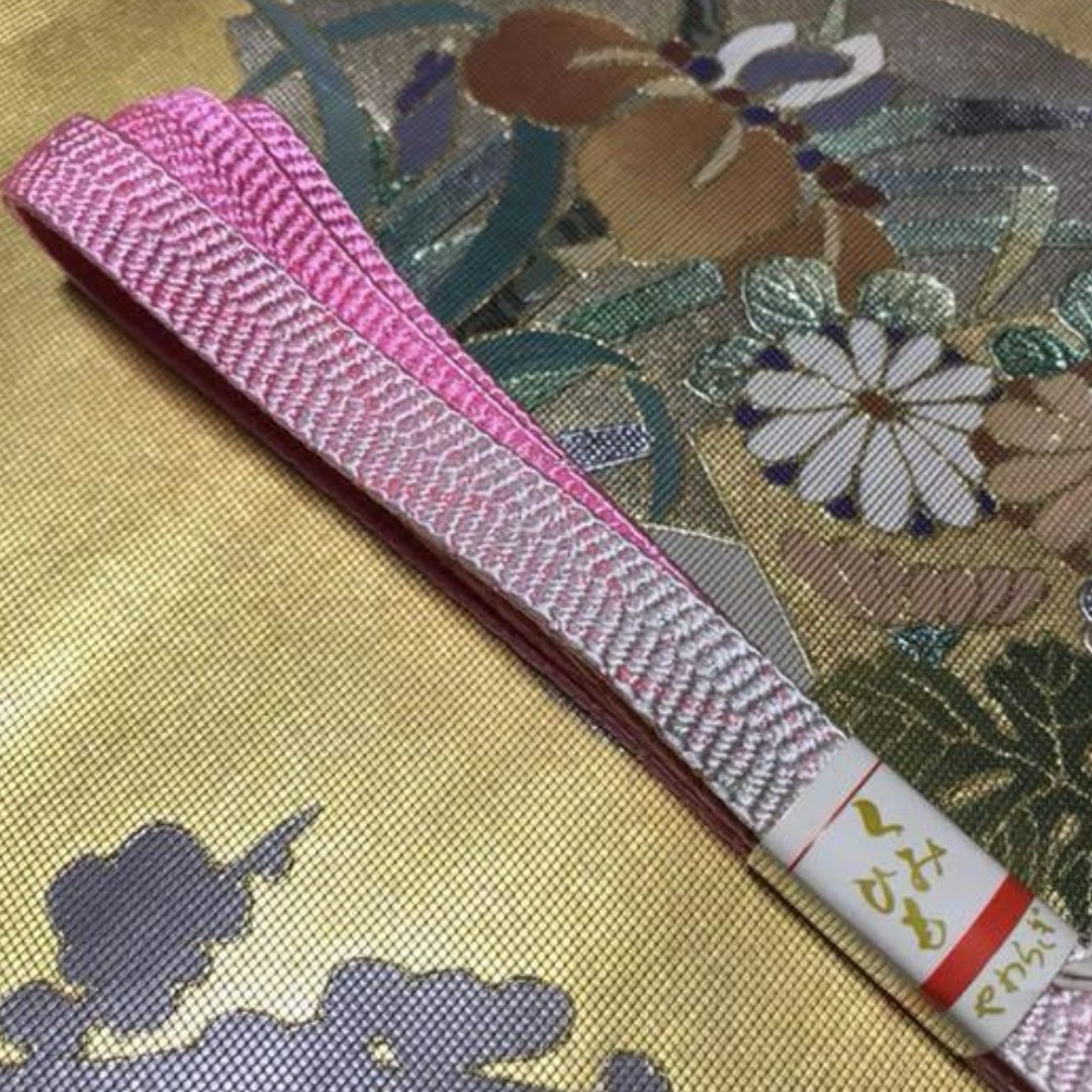 正絹 帯締め グラデーションピンク組みひも定価7,000円 レディースの水着/浴衣(和装小物)の商品写真