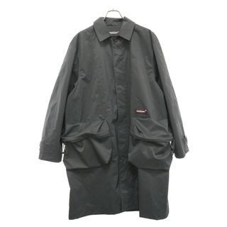 アンダーカバー(UNDERCOVER)のUNDERCOVER アンダーカバー 22SS ×EASTPAK イーストパック ロゴ パッチ ジップポケット 比翼 ステンカラー コート ブラック UC1B4301(ステンカラーコート)