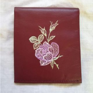 皮革刺繍二つ折り財布(臙脂色/薔薇)・B品(和装小物)