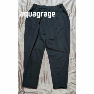 アクアガレージ(aquagarage)のaquagarage テーパードパンツ ブラック  センタープレス オフィス M(クロップドパンツ)