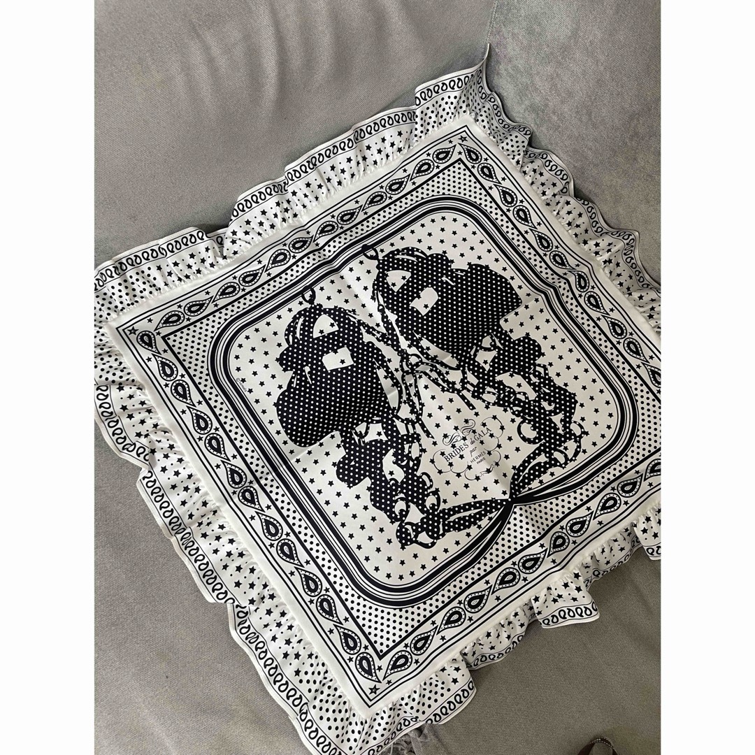 HERMES - 値下げ!新品未使用 HERMES エルメス バンダナ カレ70 HERMES - 値下げ!新品未使用 HERMES エルメス バンダナ カレ70