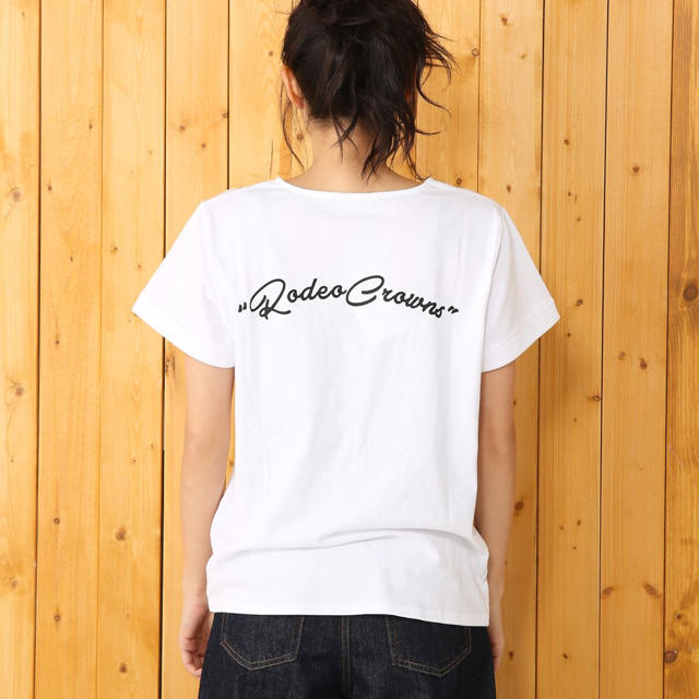 RODEO CROWNS WIDE BOWL(ロデオクラウンズワイドボウル)のロデオクラウンズ☆スカーフ柄Tシャツ レディースのトップス(Tシャツ(半袖/袖なし))の商品写真