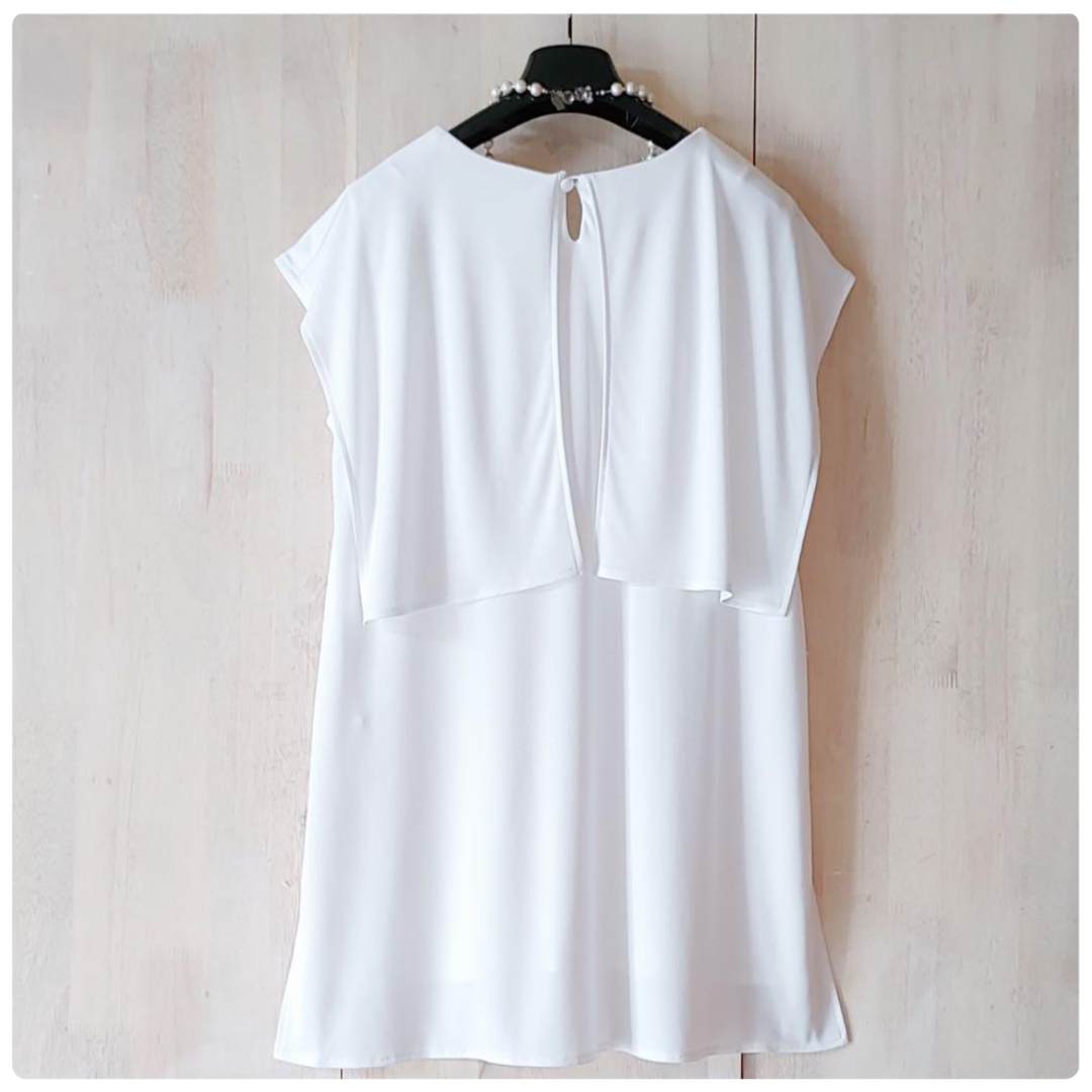 ◇幻◇ 希少新品 定価2.8万円 ADORE VERY ドレープブラウス ◇幻◇ 希少新品 定価2.8万円 ADORE VERY ドレープブラウス