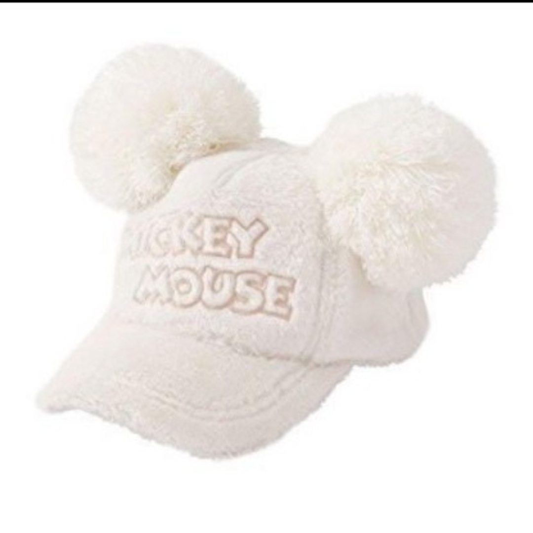 Disney(ディズニー)のディズニーリゾート ミッキー ホワイト  キャップ ボア もこもこ  帽子 エンタメ/ホビーのおもちゃ/ぬいぐるみ(キャラクターグッズ)の商品写真