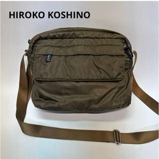 ヒロココシノ(HIROKO KOSHINO)のヒロココシノ  スポーツ  バッグ  ブラウン  ショルダー　ナイロン　斜めがけ(ショルダーバッグ)