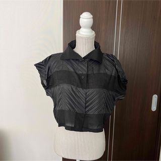 イッセイミヤケ(ISSEY MIYAKE)のイッセイミヤケmeシャツボレロ☆(ボレロ)