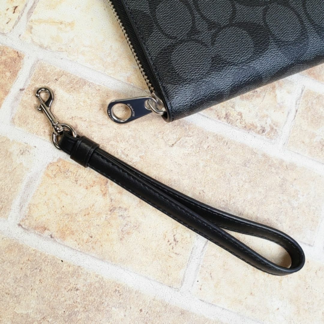 COACH - 未使用 コーチ ☆ シグネチャーキャンバス ラウンド COACH - 未使用 コーチ ☆ シグネチャーキャンバス ラウンド