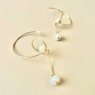 イアパピヨネ(ear PAPILLONNER)のear papillonnerパールピアスフープゴールド(ピアス)