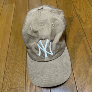 ニューエライーケーコレクション(NEWERA EK COLLECTION)の【中古品】new era キャップ ベージュ(キャップ)