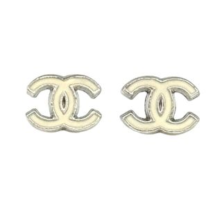 CHANEL - [USED/中古]CHANEL シャネル ピアス ココマーク ホワイト 06P シルバー シルバー ホワイト 中古 tdc-001045-4c