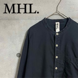 エムエイチエル(MHL.)のMHL. マーガレットハウエル　ノーカラー　シャツ　ネイビー　シンプル(シャツ)