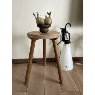 ハンドメイド スツール 花台 サイドテーブル 木製 欅 けやき 植物台 丸椅子(スツール)