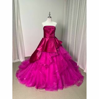 カラードレス ビビッドピンク ベアトップ チュールスカート デザイン感 結婚式 (ウェディングドレス)
