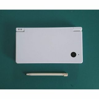 ニンテンドーDS(ニンテンドーDS)の【中古・美品】ニンテンドーDSi White 本体のみ B24 2066(携帯用ゲーム機本体)