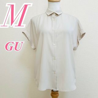 ジーユー(GU)のジーユー　半袖シャツ　M　ベージュ　きれいめ　オフィスカジュアル　ポリ100%(Tシャツ(半袖/袖なし))