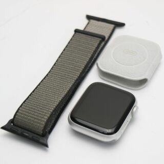 アップル(Apple)の超美品 Apple Watch series5 40mm GPS シルバー  M777(その他)