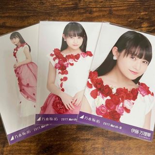 ノギザカフォーティーシックス(乃木坂46)の乃木坂46 伊藤万理華 紅白衣装4 生写真 コンプ(アイドルグッズ)