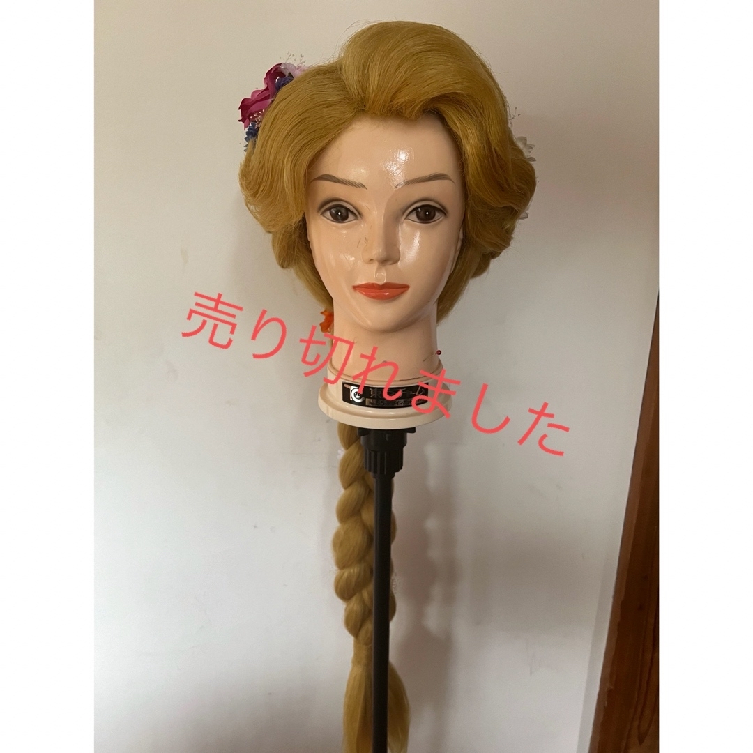 ラプンツェル ウィッグ 長さ短め ハロウィン ウィッグの通販 by ラプンツェル ウィッグ 長さ短め ハロウィン ウィッグの通販 by