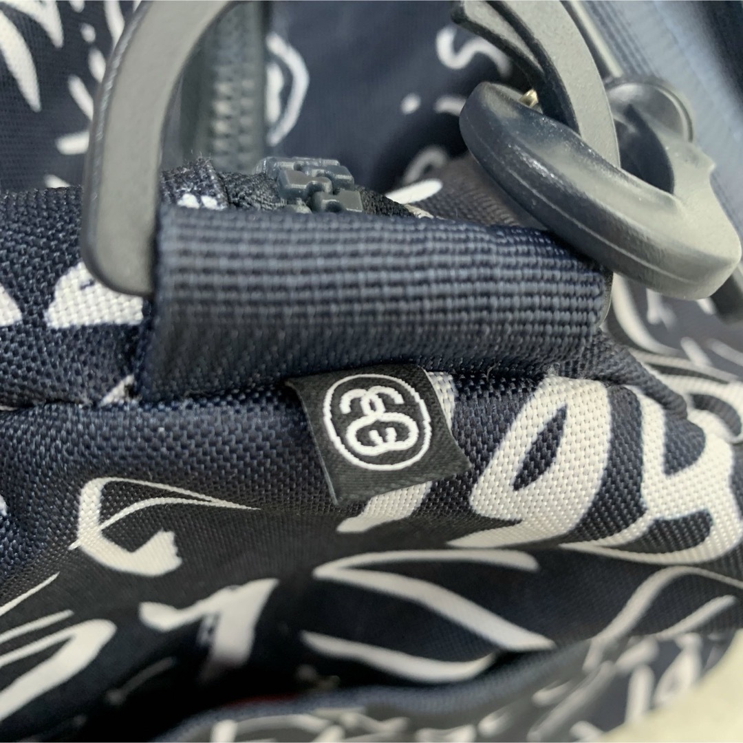STUSSY x HERSHEL コラボ ボストンバッグ 総柄 グラフィティ STUSSY x HERSHEL コラボ ボストンバッグ 総柄 グラフィティ