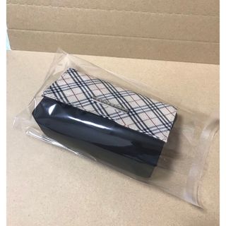 BURBERRY - 新品　バーバリー　ポーチ　ミラー付き