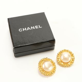 シャネル(CHANEL)のヴィンテージ シャネル 93P フェイクパール サークル イヤリング ゴールド 両耳用 アクセサリー ピアス レディース EEM AC22-3(イヤリング)