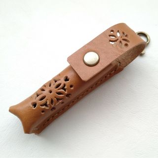 【即購入可】本革製リップクリームケース(雑貨)