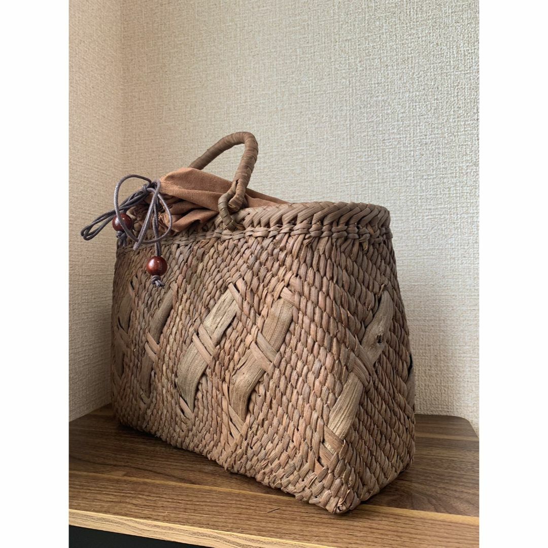 国産山葡萄 手作り かごバッグ 極細ひご、太ひご 巾着タイプ内布 国産山葡萄 手作り かごバッグ 極細ひご、太ひご 巾着タイプ内布