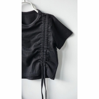 【綿100%】 韓国子供服　フロントドローストリング半袖　サイズ90（ブラック）(Tシャツ/カットソー)