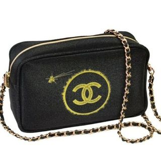 シャネル(CHANEL)のCCロゴ入化粧ポーチ CHANEL ロゴ入ファスナーポーチ　ノベルティ(ポーチ)