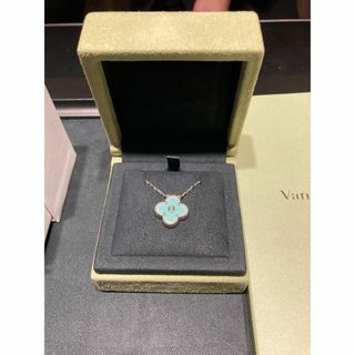 ヴァンクリーフアンドアーペル(Van Cleef & Arpels)のヴァンクリーフアーペル　ホリデー　アルハンブラペンダント(ネックレス)