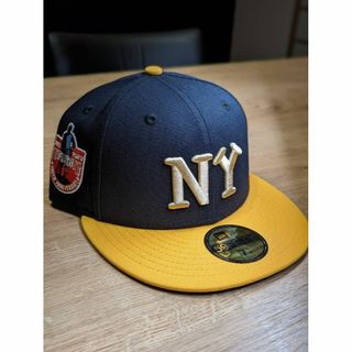 ニューエラー(NEW ERA)のゴールドロゴ NY ブラックヤンキース NewEra 59FIFTY 7 1/8(キャップ)