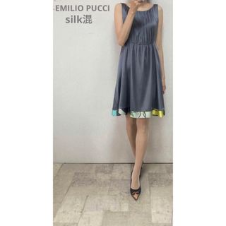 EMILIO PUCCI - エミリオプッチ　シルク96%裾プッチ柄フィット&フレアーワンピ　34 グレー