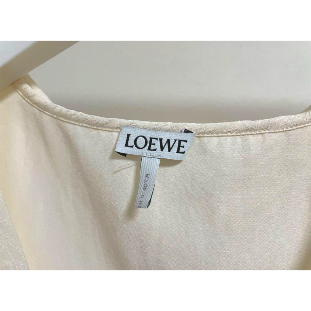 LOEWE - ロエベ フード付シルクブラウス アナグラムタグ付きの LOEWE - ロエベ フード付シルクブラウス アナグラムタグ付きの