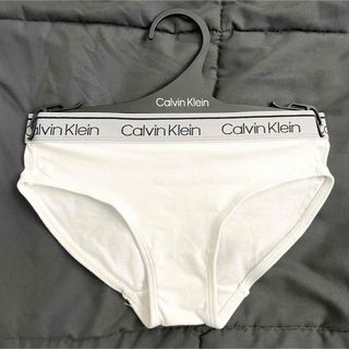 Calvin Klein - カルバンクライン　M 7/8 女の子　ショーツ ガールズ　女児　パンツ　ロゴ